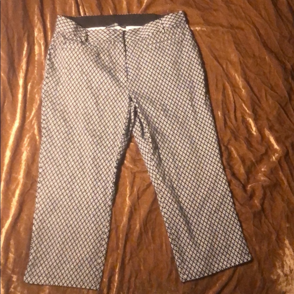 W&B dress Capri with pockets and elastic band.